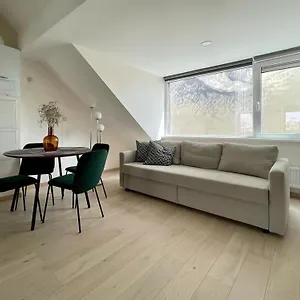 Charming Duplex On The Canal , Brüssel Belgien
